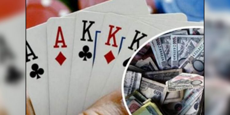 तासको खालबाट महोत्तरीमा १० जना पक्राउ