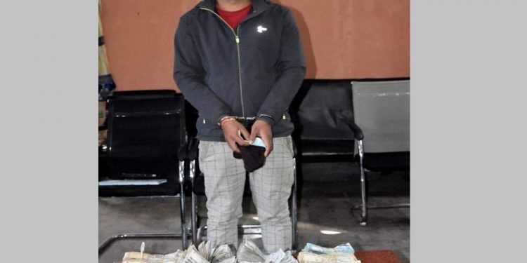 १६ लाख २० हजारसहित एक हुण्डी कारोबारी पक्राउ