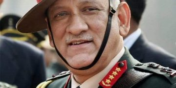 हेलिकप्टर दुर्घटनामा भारतका पहिलो चिफ अफ डिफेन्स स्टाफ बिपिन रावतकाे निधन