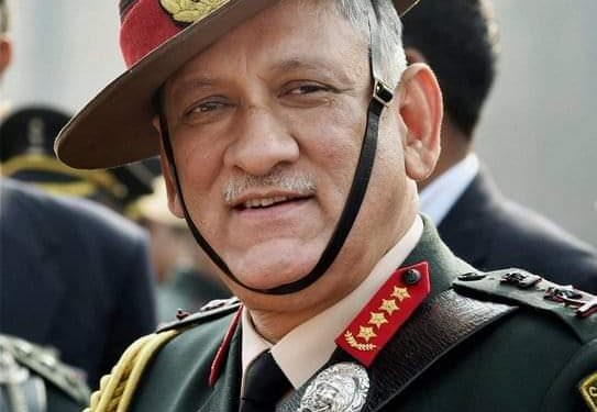 हेलिकप्टर दुर्घटनामा भारतका पहिलो चिफ अफ डिफेन्स स्टाफ बिपिन रावतकाे निधन