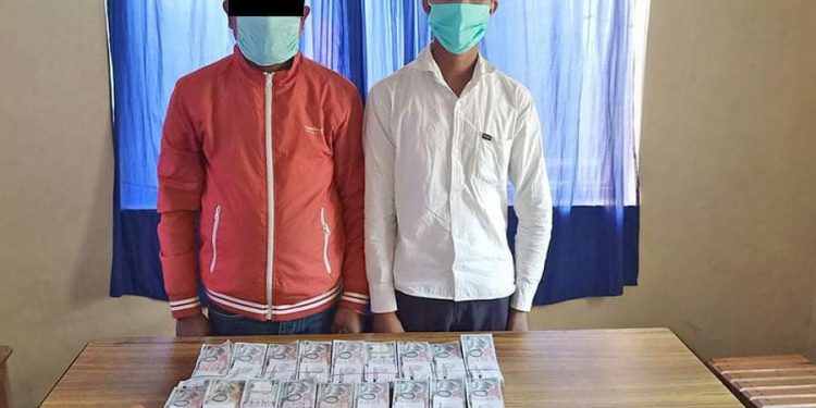 स्रोत नखुलेको १८ लाखसहित वीरगञ्जबाट दुई पक्राउ
