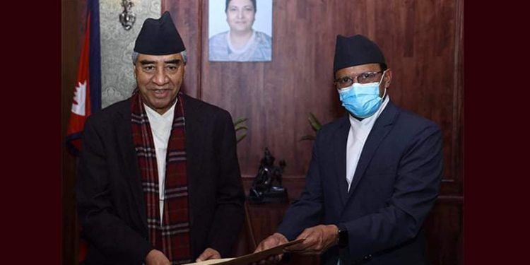डा.मिनेन्द्र रिजालले बुझाए राजीनामा