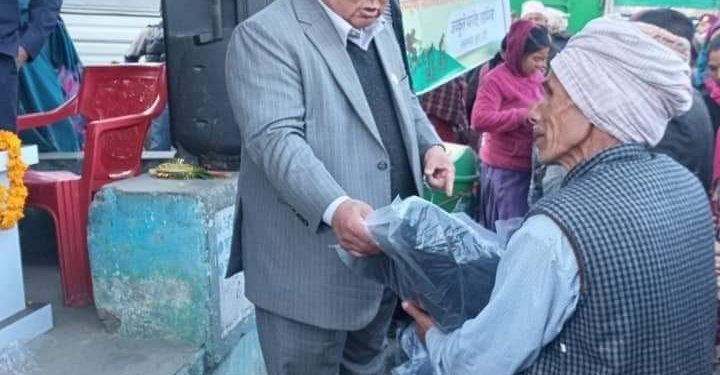 मन्त्री आलेद्वारा न्यानो लुगा वितरण