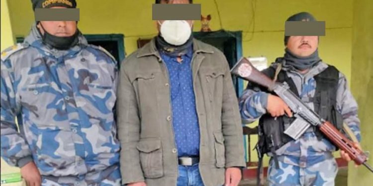 श्रोत नखुलेको १४ लाख ५० हजारसहित एक भारतीय नागरिक पक्राउ