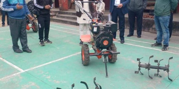 धराने कृषकलाई १७ हजारमा पावर टेलर