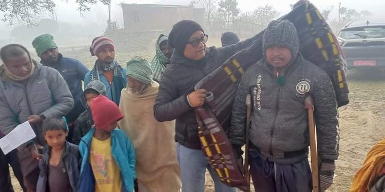 चर्चित समाजसेवी चौधरीले बाँडे कम्बल