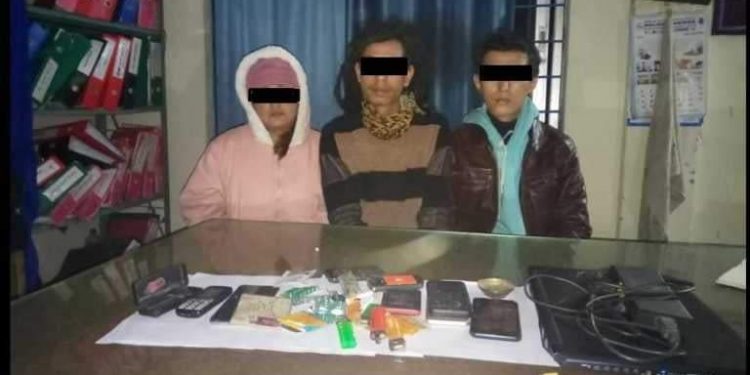 लागूऔषधसहित तीन जना पक्राउ