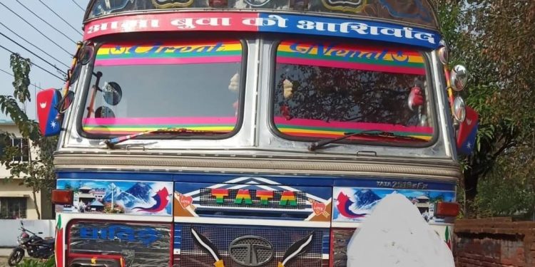 १ करोड ६३ लाख मूल्य बराबरको सामानसहित ट्रक नियन्त्रणमा