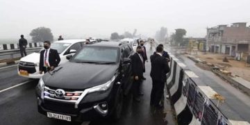 भारतीय प्रधानमन्त्री मोदी चढेको गाडीमाथि आक्रमण, के छ अवस्था ?