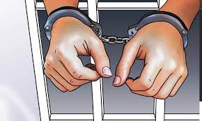 प्रहरीकै मोटरसाइकल लिएर भागेका कैदी पक्राउ