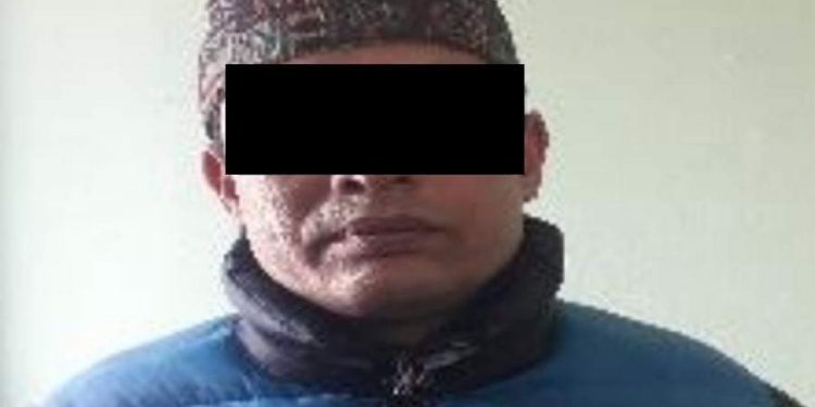 फरार प्रतिवादी पक्राउ