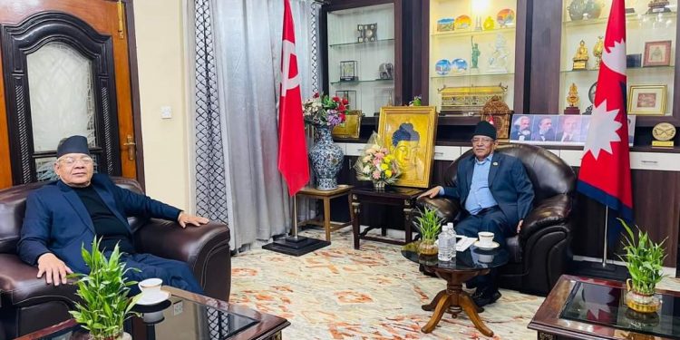 अध्यक्ष प्रचण्डलाई भेट्न गौतम खुमलटारमा