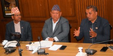 पशुपति क्षेत्रमा फूल,प्रसाद बिक्री गर्ने ठाउँ व्यवस्थित गर्न मन्त्री प्रेमबहादुरको निर्देशन