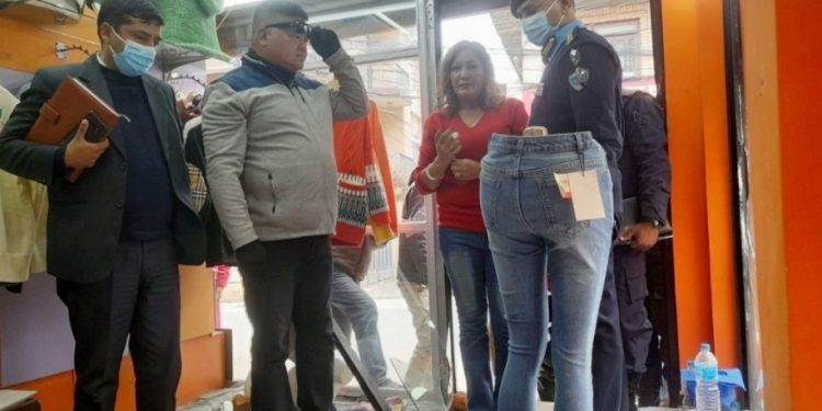 एमसीसीविरुद्ध आन्दोलन : प्रहरी जोगाउने श्रेष्ठको पसललाई क्षतिपूर्ति दिइने