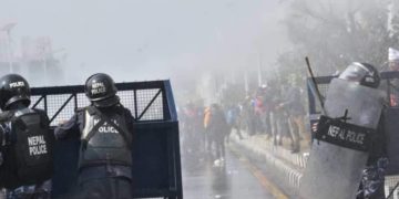 एमसीसीविरुद्ध प्रदर्शन गर्ने र प्रहरीबीच बानेश्वरमा घम्साघम्सी, पानीको फोहोरा प्रहार