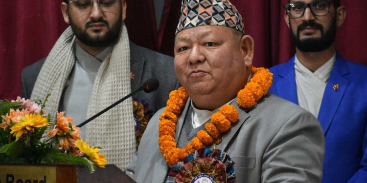 पर्यटनमन्त्री आलेविरुद्ध सर्वोच्च अदालत पुग्यो बतास समूह