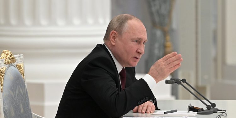 Putin says Russia’s neighbours should not escalate tensions