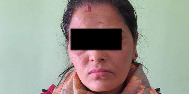 बैंकिङ कसुरमा फरार रहेकी महिला पक्राउ