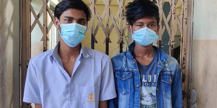 मोटरसाइकल चोरी गरेर भाग्दै गरेका दुईजना पक्राउ