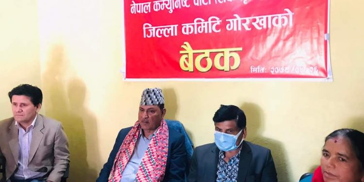 ओलीले राजावादीसँग गठबन्धन गरेनन् भने कान काटेर फाल्दिन्छु – मन्त्री खतिवडा