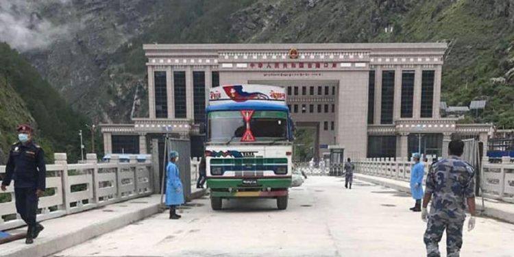 रसुवागढी नाकाबाट चिनियाँ सामानको आयात बढ्याे