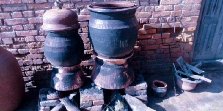 प्रहरीकै सेटिङमा घरेलु मदिरा उत्पादन तथा बिक्रीवितरण