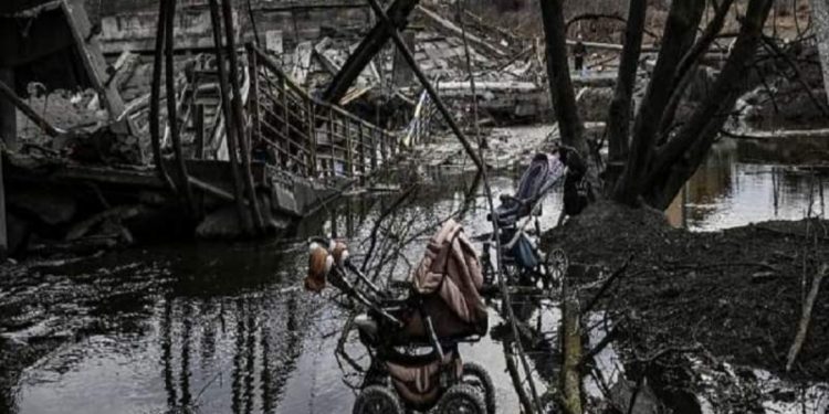 रुसले युक्रेनी सहर सुमीमा बमबारी गर्दा दुई बालबालिका सहित नौ जनाको मृत्यु