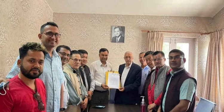गठबन्धन गर्छौ, तर मेयर कांग्रेसले पाउनु पर्छ : चितवन कांग्रेस