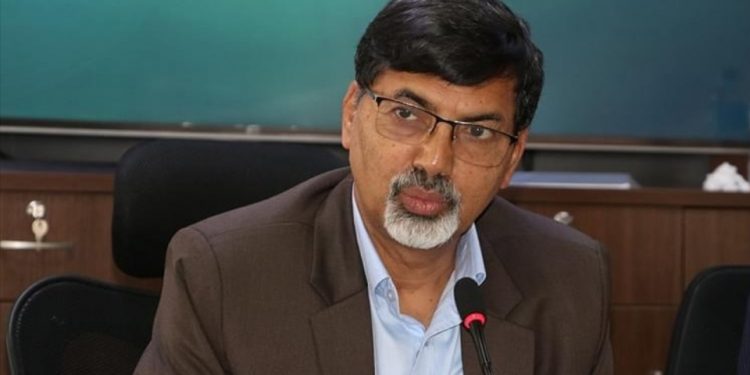 राष्ट्र बैंकका अधिकारीले ३० हजार डलर बार्गेनिङ गरेको अर्थमन्त्रीलाई सूचना