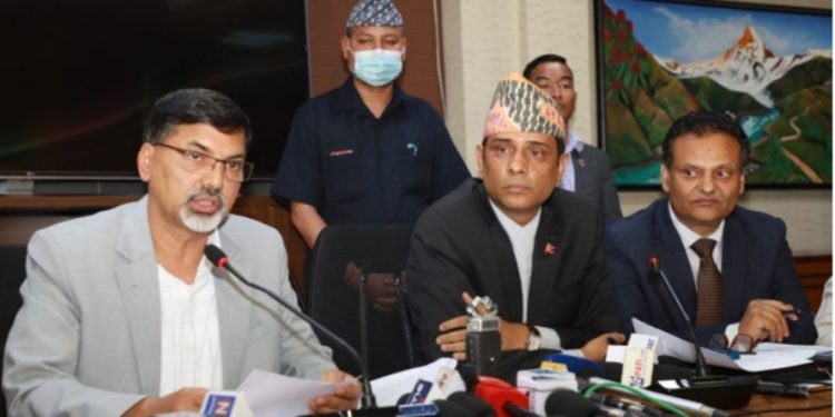 व्यापार घाटा १२ खर्ब ९० अर्ब पुग्याे, सार्वजनिक ऋण १८ खर्ब ५४ अर्ब