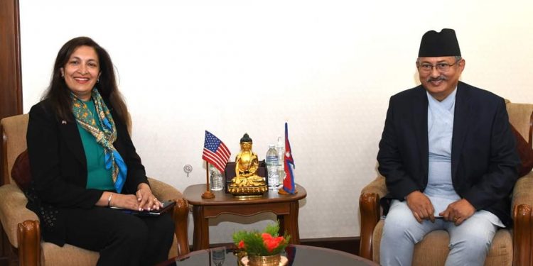 गृहमन्त्री खाँण र अमेरिकी उपमन्त्री जियावीच भेटवार्ता