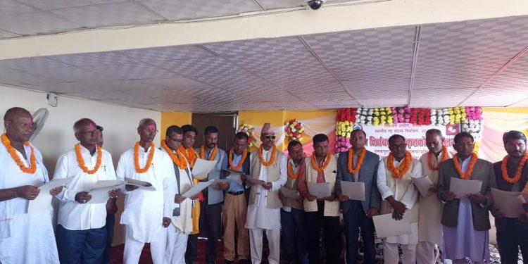धनुषाका १८ वटै पालिकाका प्रमुखद्वारा एकै पटक शपथ ग्रहण