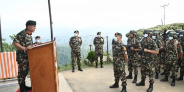 प्रधानसेनापति शर्माले गरे कम्पनी अपरेटिङ बेसको निरीक्षण