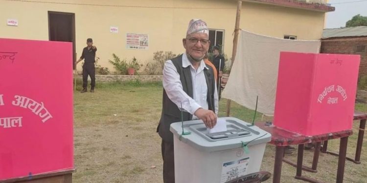 चित्रबहादुर केसीले पनि गरे मतदान