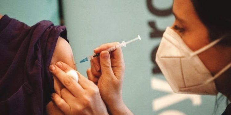 १२–१७ उमेर समूहलाई आजबाट कोरोनाको बुस्टर डोज