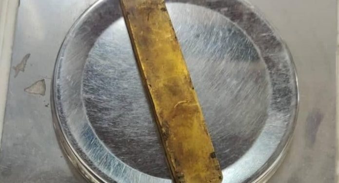 थाइल्यान्डबाट आएका यात्रुको सुटकेसको ह्‌यान्डल नै सुनको भेटिएपछि…