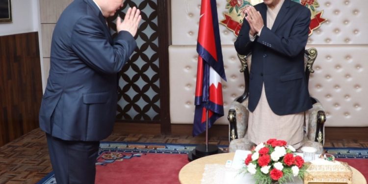 चिनियाँ कम्युनिष्ट पार्टीका विदेश विभाग प्रमुख लिउले भेटे प्रधानमन्त्री देउवालाई