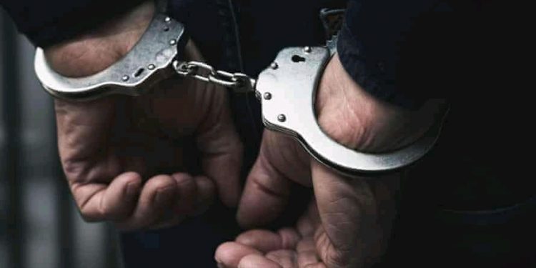 झापाबाट स्रोत नखुलेको रकमसहित एक जना पक्राउ