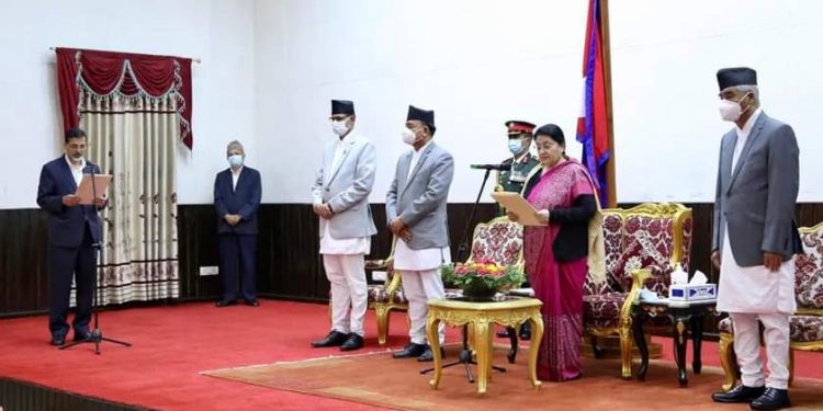 अर्थमन्त्री शर्माले लिए पद तथा गोपनीयताको शपथ