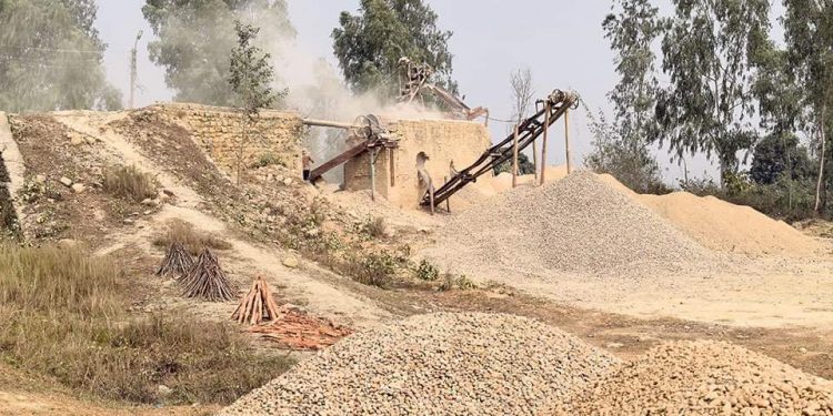 तनहुँका १० क्रसर उद्योग दर्ता बिना सञ्चालन