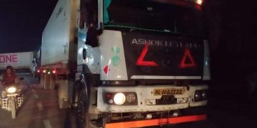 प्रज्ञापन पत्र नभएका पाँच वटा भारतीय कन्टेनर प्रहरी नियन्त्रणमा