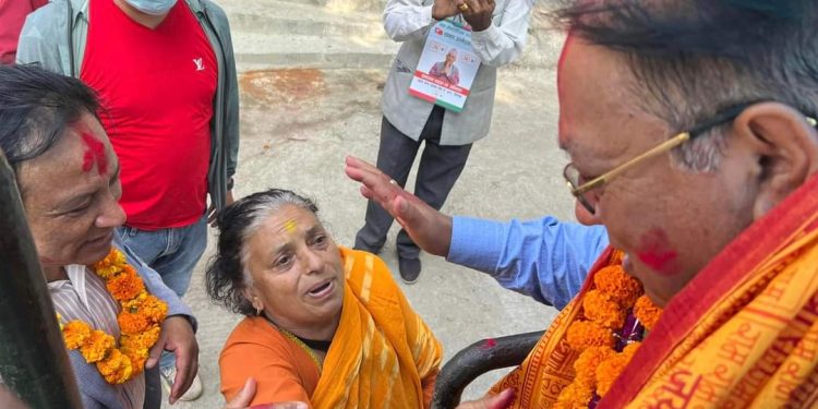 तपाईको सेवक हुने अवसर दिनुहोस : उमेश श्रेष्ठ
