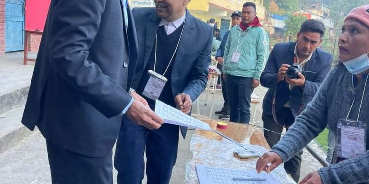 प्रतिनिधि र प्रदेश सभा सदस्य चयन गर्न आज देशैभर मतदान सुरु