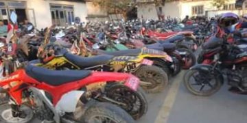 ट्राफिक प्रहरीको कारवाहीमा : १२ ओटालाई १० हजार जरिवाना , चर्को आवाज बनाएर मोटरसाइकल चलाउने २९ जना कारवाही