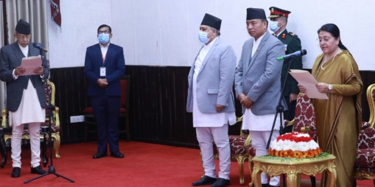 राष्ट्रपति भण्डारीबाट प्रतिनिधिसभाका ज्येष्ठ सदस्य जबरालाई शपथ