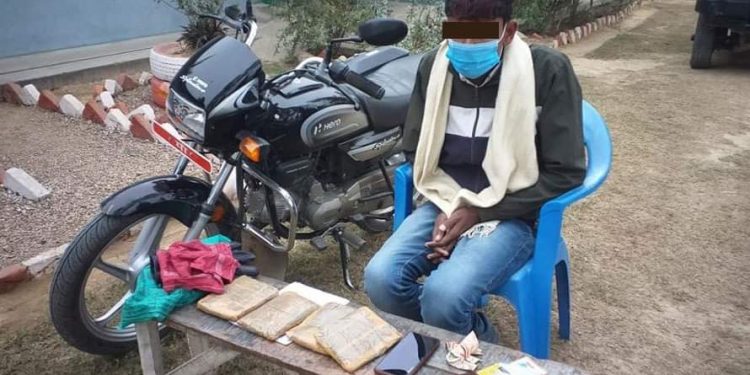 सशस्त्र प्रहरीद्वारा चरेशसहित भारतीय नियन्त्रणमा