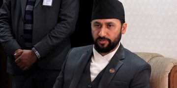 निर्वाचन आयोग र प्रतिनिधिसभाले सर्वोच्चलाई भने- ‘गृहमन्त्री लामिछाने विरुद्धको रिट खारेज होस्’