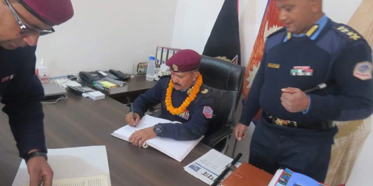डीआईजी कुँवरले सम्हाले मधेश प्रदेश प्रहरी प्रमुखको जिम्मेवारी