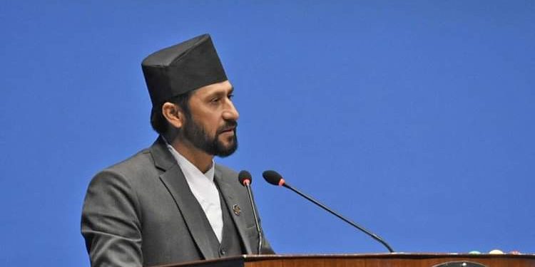 गृहको पत्रपछि लामिछानमाथिको आलोचना चुलियो