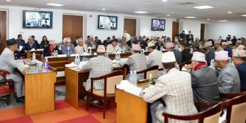 सचिवहरुसँग छलफल गर्दै प्रधानमन्त्री प्रचण्ड